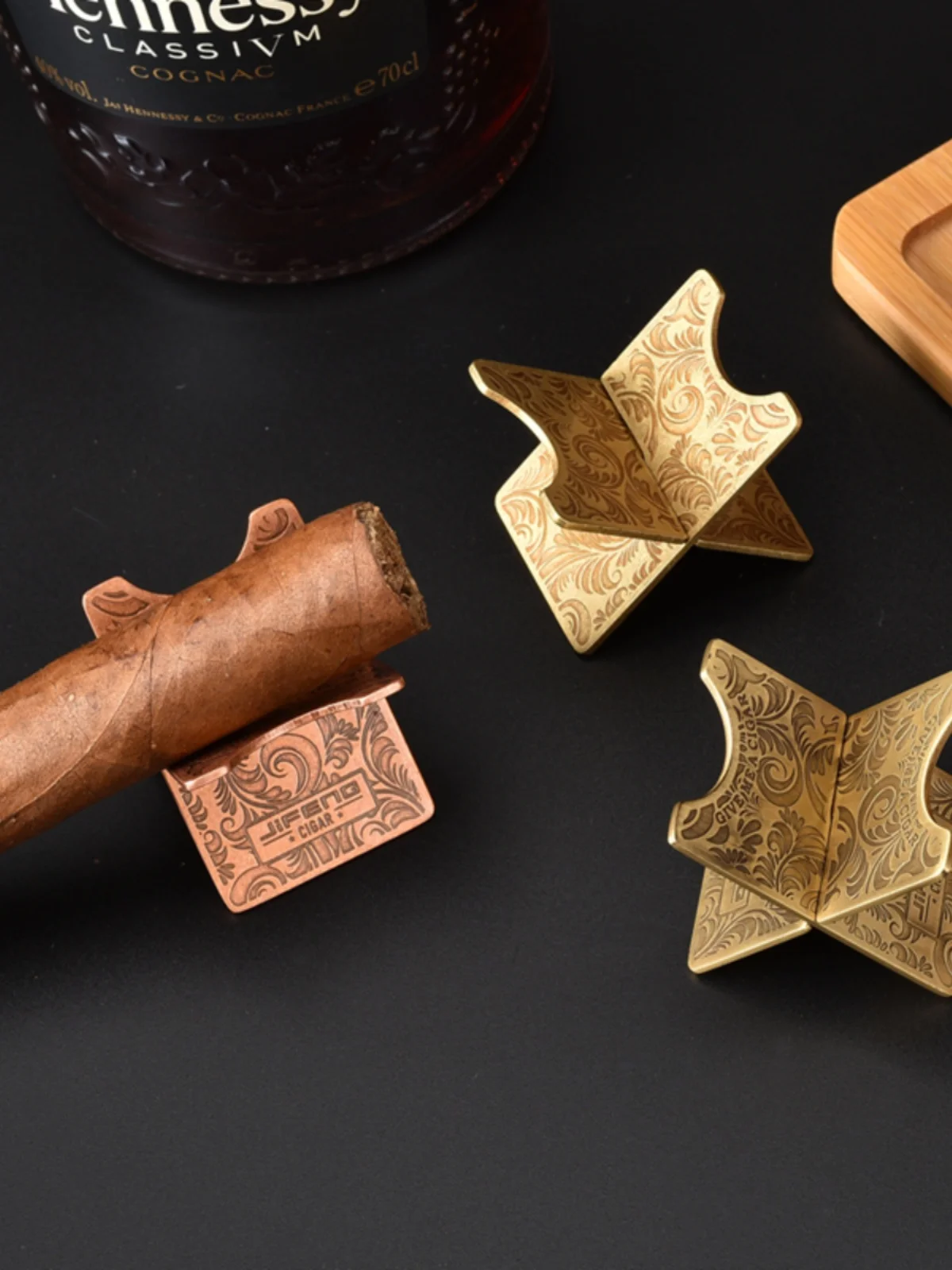 Portable JIFENG Seasonal Tool Miniature Metal Purple Copper Cigar Display Stand Compact Pure Copper Ashtray Holder for Travel