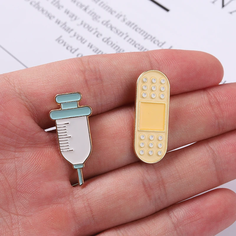 Syringe Lapel Pin 2 Piece Set Injection First Aid Brooches Gift for EMT Nurse Doctor Medical Professional Jewelry Free Shipping