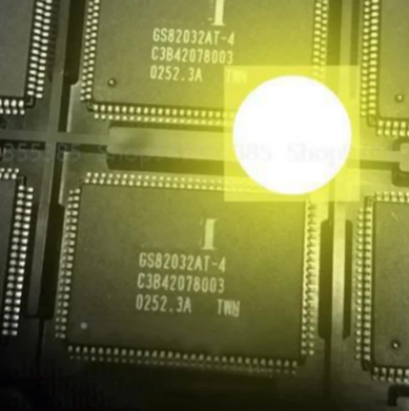 

Новый GS82032AT GS82032AT-4 GS82032AT-5 GS82032T-5 GS82032AT-6 QFP-100