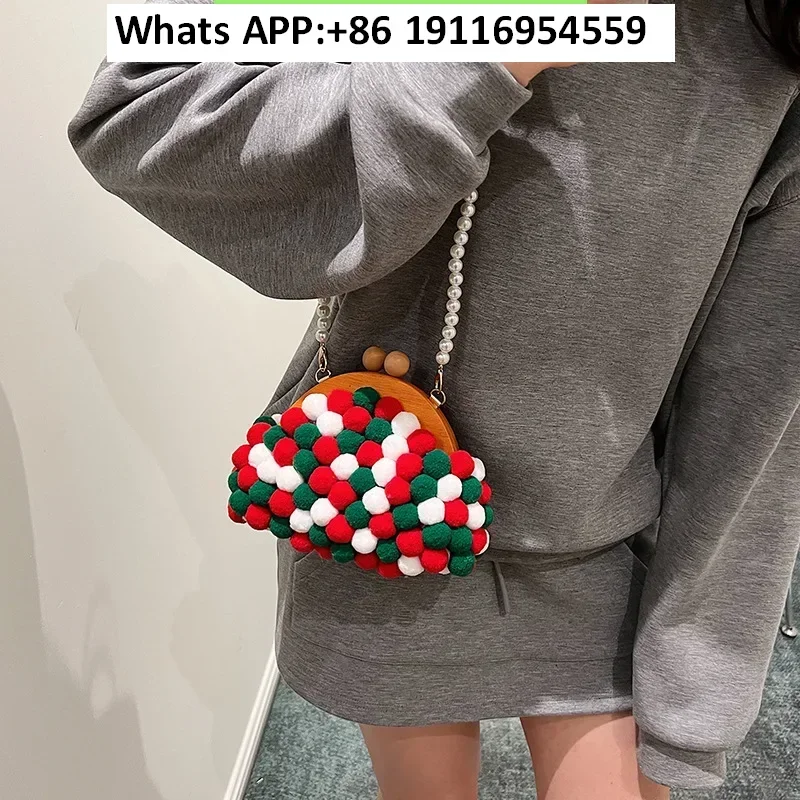 

Retro Beaded Tote Bag Handheld Women's Bag Christmas Plush Ball Versatile Women's Woven