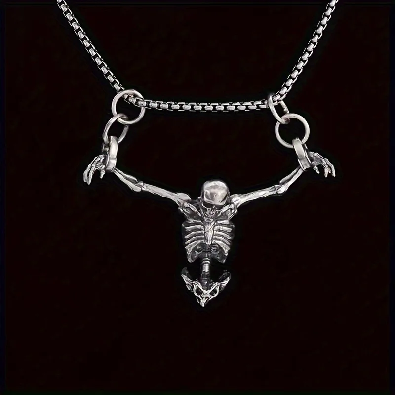 A punk wind suffering skull pendant necklace chain length 60CM retro dark jewelry can be used as a gift.