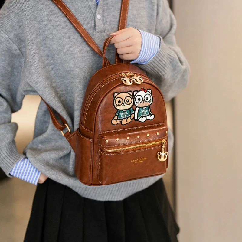 حقيبة ظهر عصرية للسفر والترفيه في الهواء الطلق ذات سعة كبيرة حقيبة ظهر مطرزة لطيفة للنساء حقيبة كتف للنساء 2026 جديد