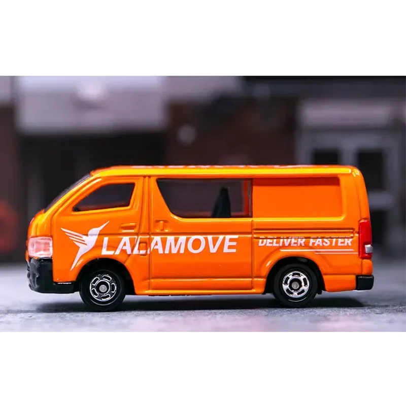 Takara Tomy Tomica รถของเล่นโมเดลของเล่นสำหรับเด็กผู้ชาย, รถสะสมแบบจำลองโตโยต้า Hiace Lalamove ทำจากอัลลอย