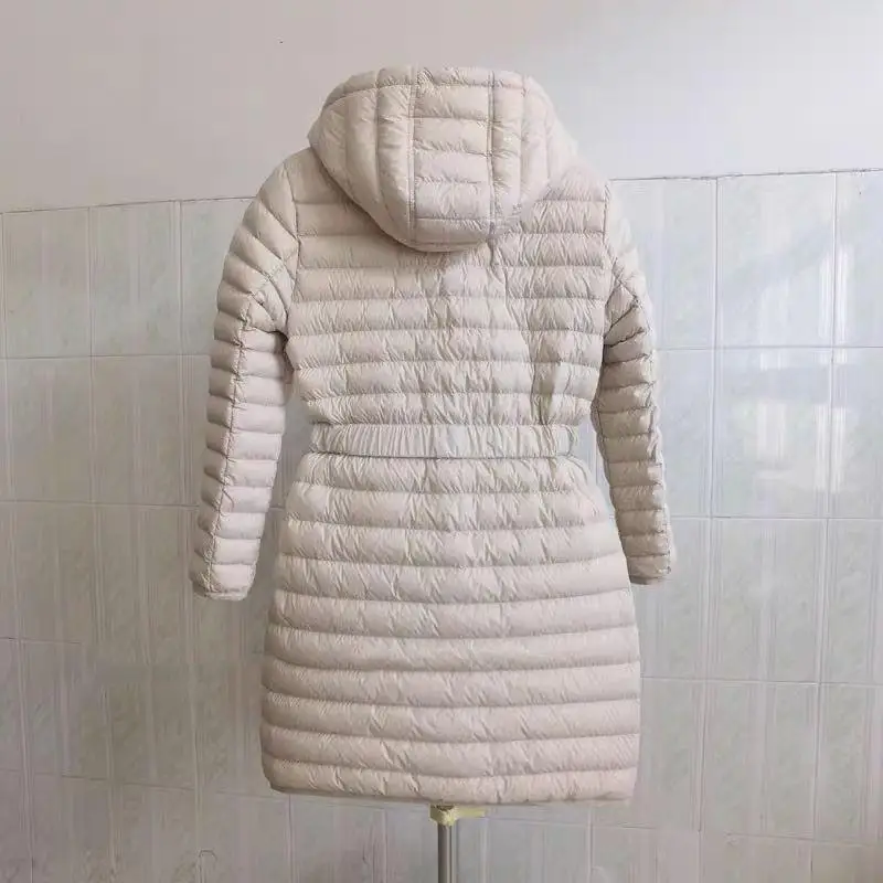 가볍고 흰색의 Du down Puffer Jaet 여성용 루즈핏 중간 길이 허리 조이는 벨트가 있는 후드 다용도 봄 시즌