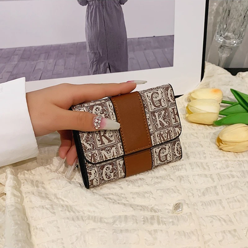

Fashionable Female Wallet Mini Bag, Portable Close Your Eyes And Enter Style With Versatile Functions And Niche Design