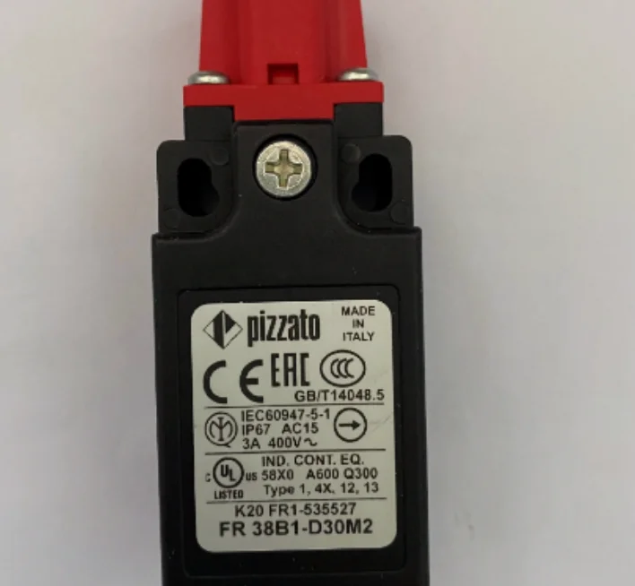 

New original Pizzato safety limit switch FR 38B1-D30M2