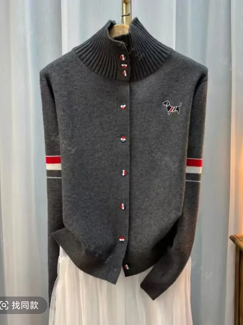 

2025 Embroidered Striped Long sleeved Knitted Cardigan Autumn/Winter Top Sweater Versatile, Age reducing and Stylish Outdressing