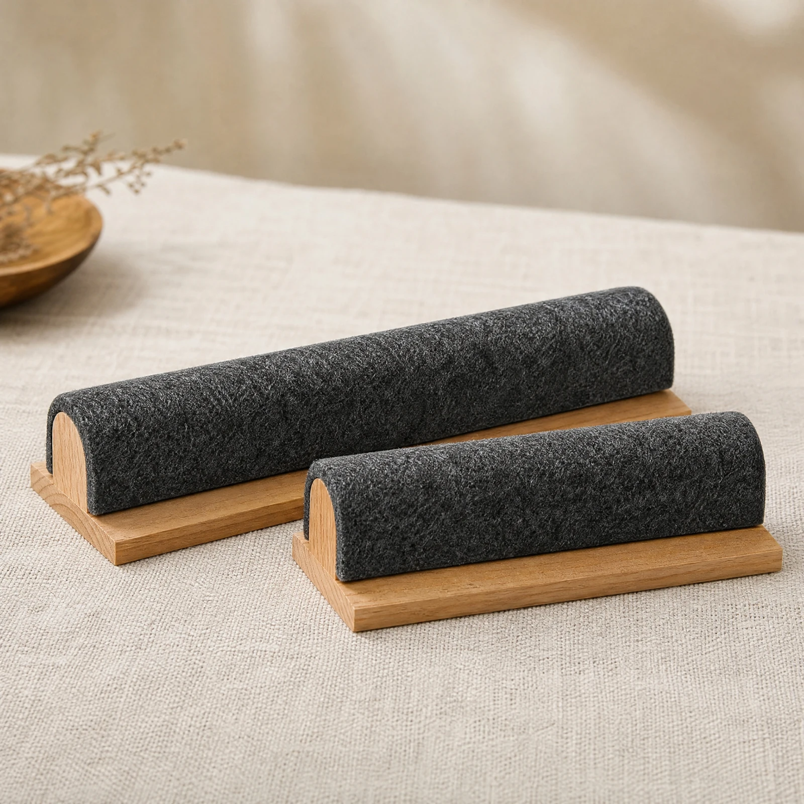 2 Pieces Seam Presser Sturdy Teak Wood Seam Presser with Wool Felt Pad Sewing Ironing Aid with Felt Surface High-Density