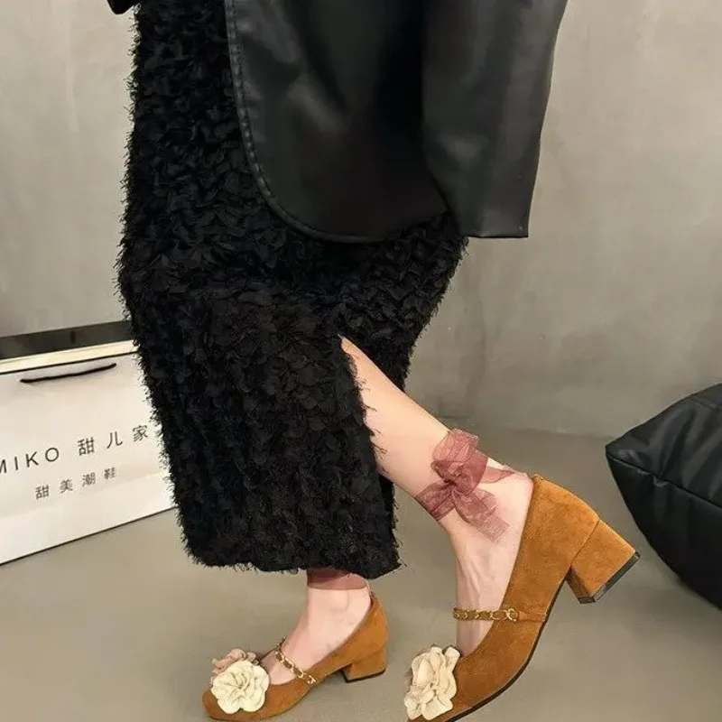 أحذية النساء Modis الأحذية النسائية أنيقة 2025 فستان الصيف مريح جديد المطاط بولي PU الأزهار قطيع النسيج روما ميد موضة ساحة