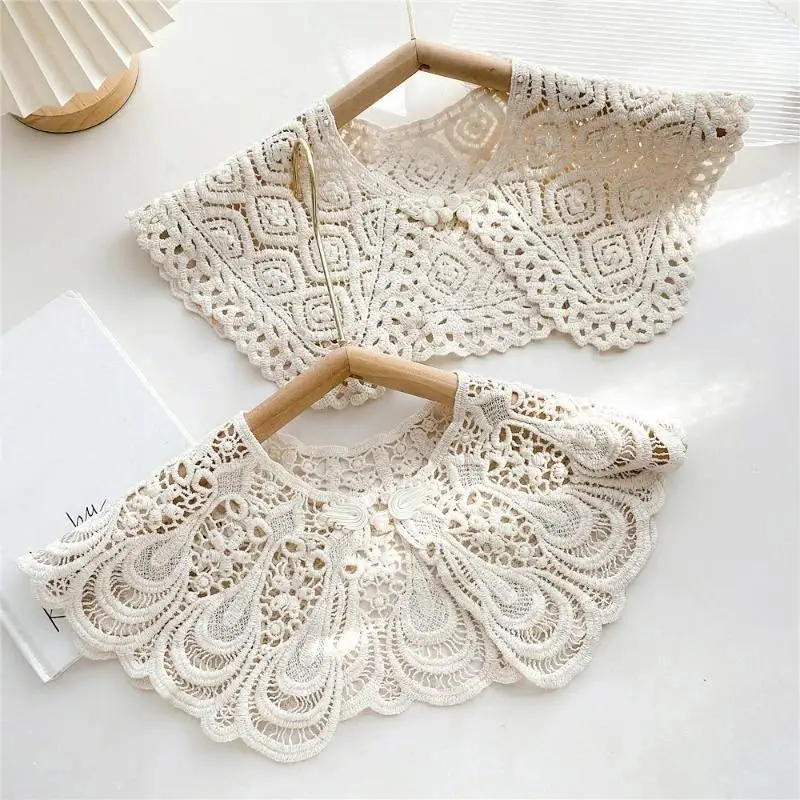 Eleganter Cape-Spitzenkragen, Umhang, gestrickter Schal, koreanischer Stil, ausgehöhlte Häkelblumen-Schals, Kleidungsdekoration – Detail 1