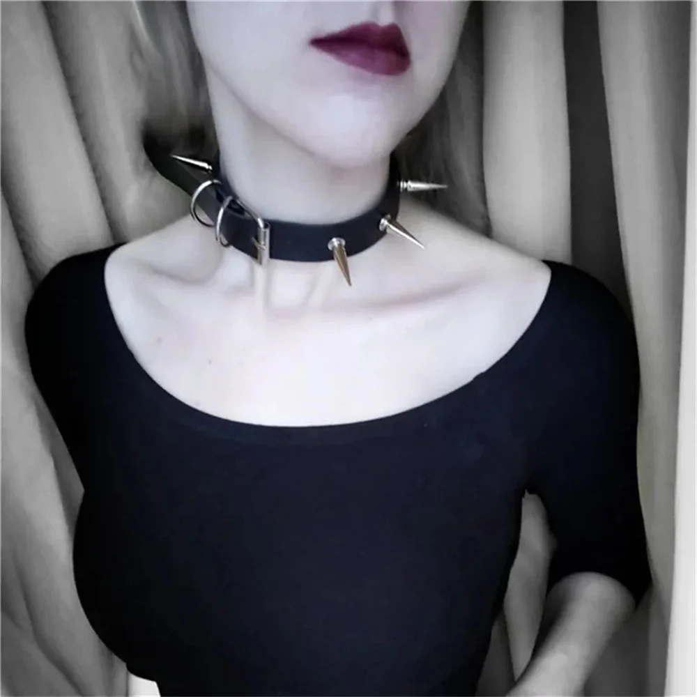 Punk Long Spike Choker Faux Leather Collar for Women Men Cool Big Rivets Studded Chocker Goth Style Necklace Accessories 2024