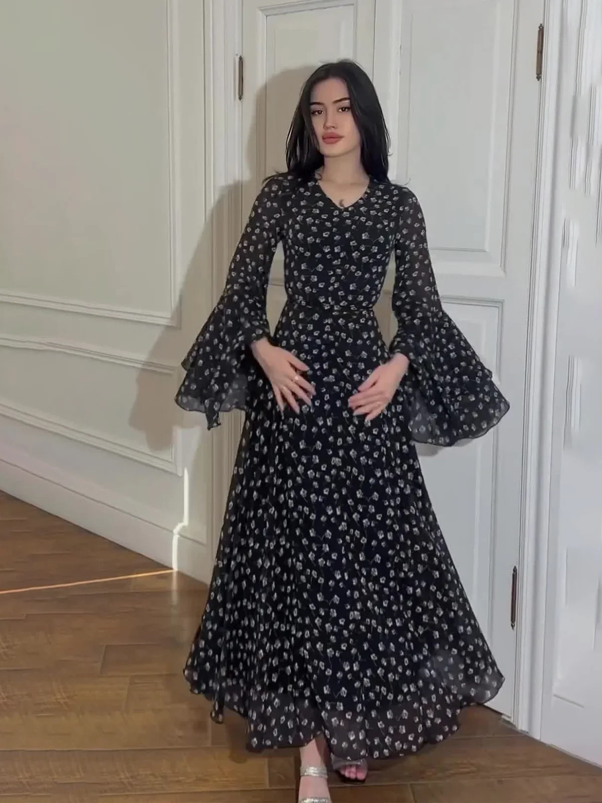 

Шифоновое мусульманское женское платье с цветочным принтом, платья Абая с цветочным принтом, Дубай, Саудовская Аравия, длинный халат с рукавами-колокольчиками, платья Джалабия, Рамадана