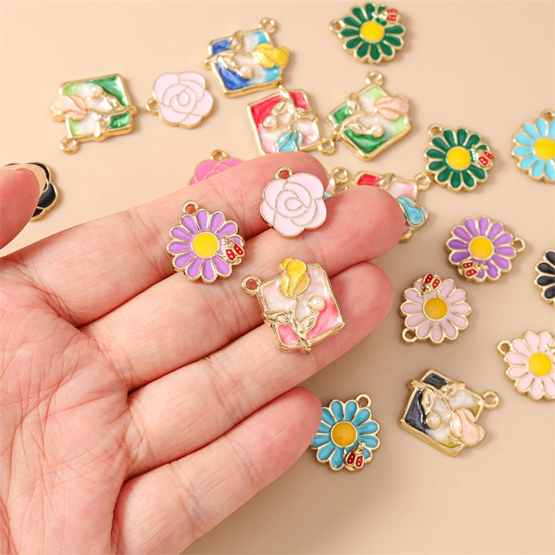10 Stück niedliche, bunte Emaille-Blumen-Anhänger zum Basteln von Halsketten, Ohrringen, Armbändern, DIY-Handarbeiten und Schmuckzubehör – Detail 2