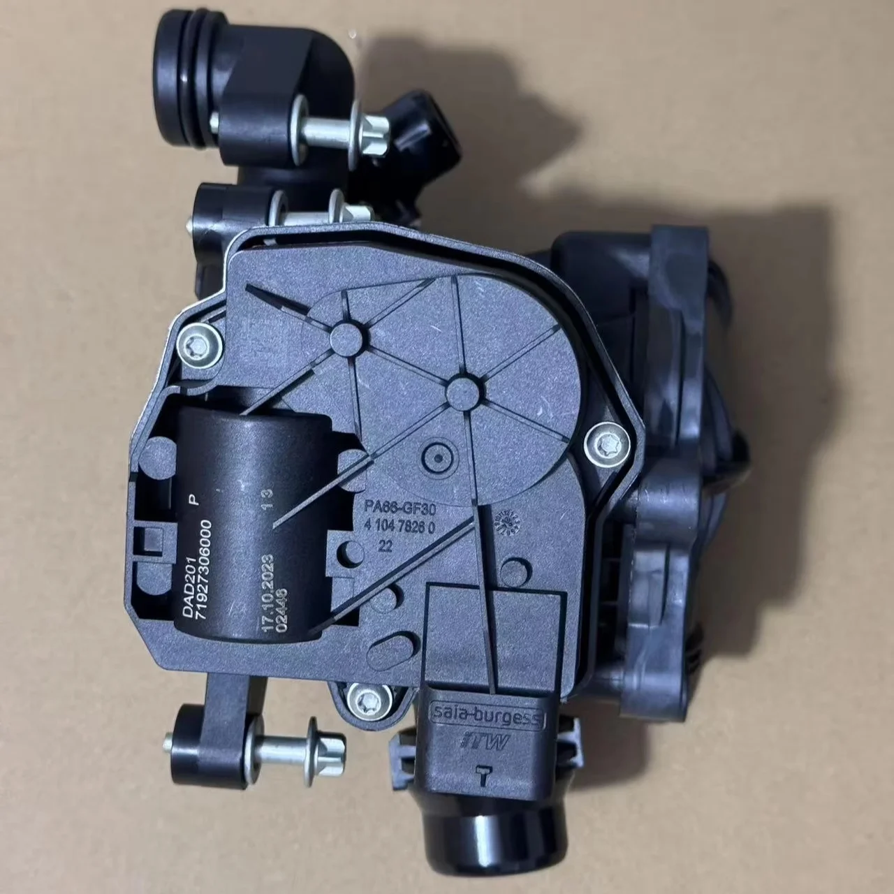 

11537644811 Thermostat for 118i 120i 116i 125i 220i 225i 218i 230i 318i 318Li 320i 320Li 330i 420i F20 F21 F22 F23 F30 F35 F36