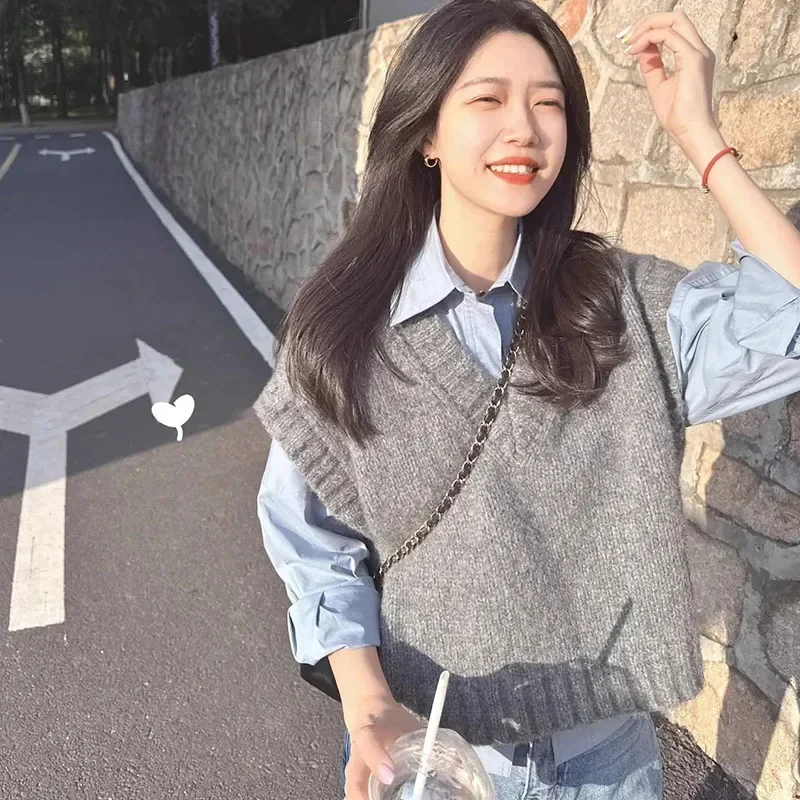 

Свитер-жилет женский винтажный вязаный жилет без рукавов с v-образным вырезом женский корейский универсальный свободный короткий жилет топы 2025