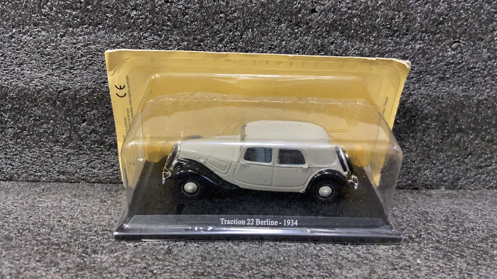 

Diecast 1/43 Scale Citroen Vintage Car Traction 22 1934 Alloy Classic Nostalgic Car Model Collectible Toy Gift Souvenir Display