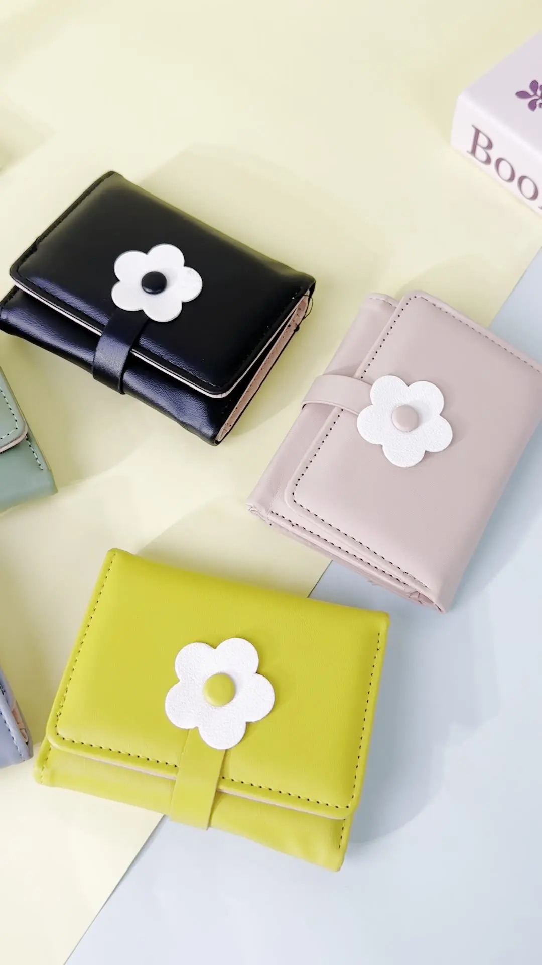 

Floral PU Leather Wallet Women's Tri-fold Compact Short Wallet with 7 Card Slots ID Window & Photo Pocket