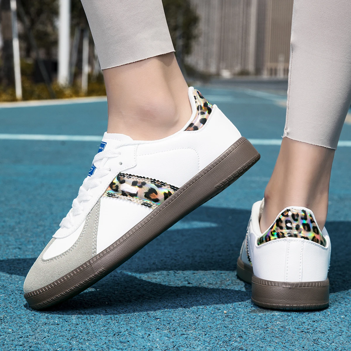 

YRZL Unisex Sneakers Woman White Shoes Men Non Slip Lightweight Skateboard Shoe Comfortable Casual Flat Women Shoes