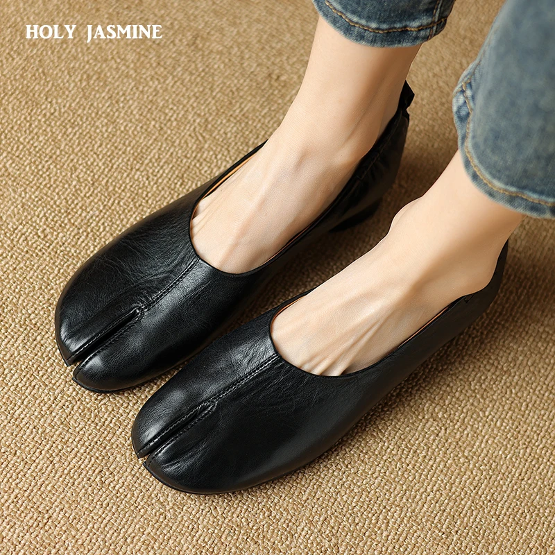 2024 Spring Autumn Cosplay Flats Tabi Split Toe Shoes Women Single Shoes Lazy Slip on Design Footwear Leather Shoes Lady Loafers