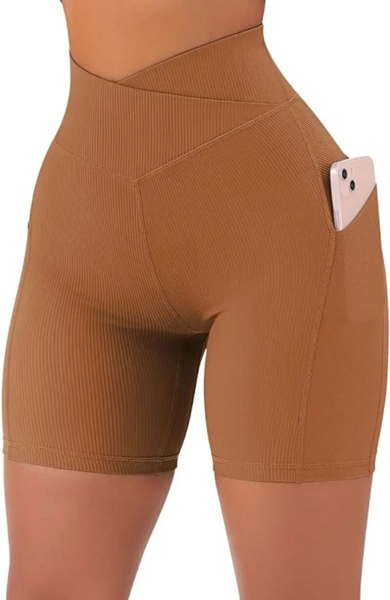 Pantalones cortos deportivos para mujer, pantalones cortos de yoga para entrenamiento cruzado con bolsillos, pantalones cortos de motociclista de cintura alta de 5"