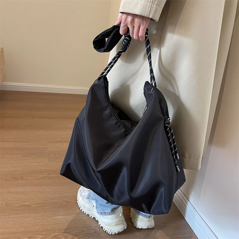 

Large Capacity New Fashion Versatile Oxford Cloth Casual Single Shoulder Tote Bag Simple Outdoor Commuting Trend Storage Bags