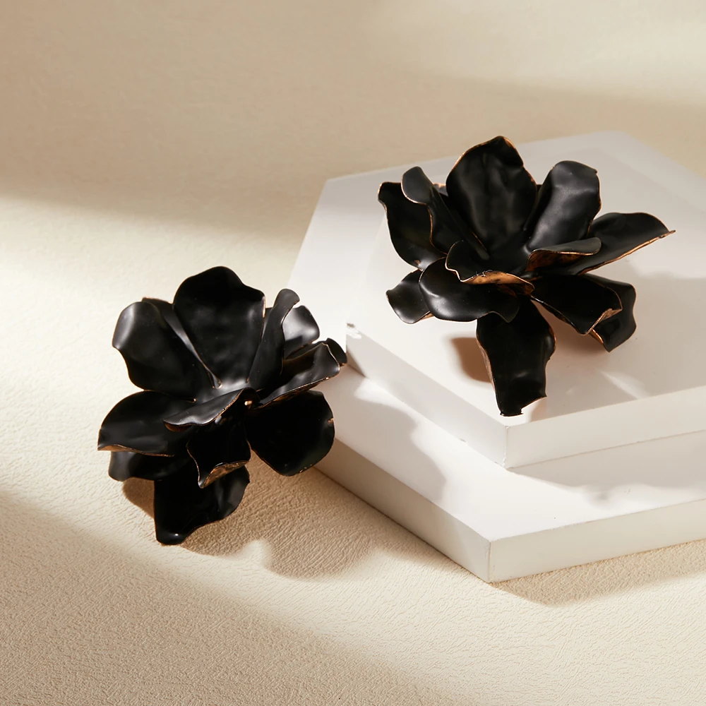 New iron material large flower earrings Exaggerated summer niche holiday earrings, free shipping