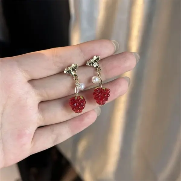 Women's Korean Sweet Strawberry Drop Earrings