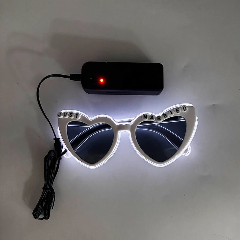 LED Glasses Glowing Bride To Be/Just Married Glasses Heart Shaped Glasses For Men Women Bachelorette Wedding Party Supplies