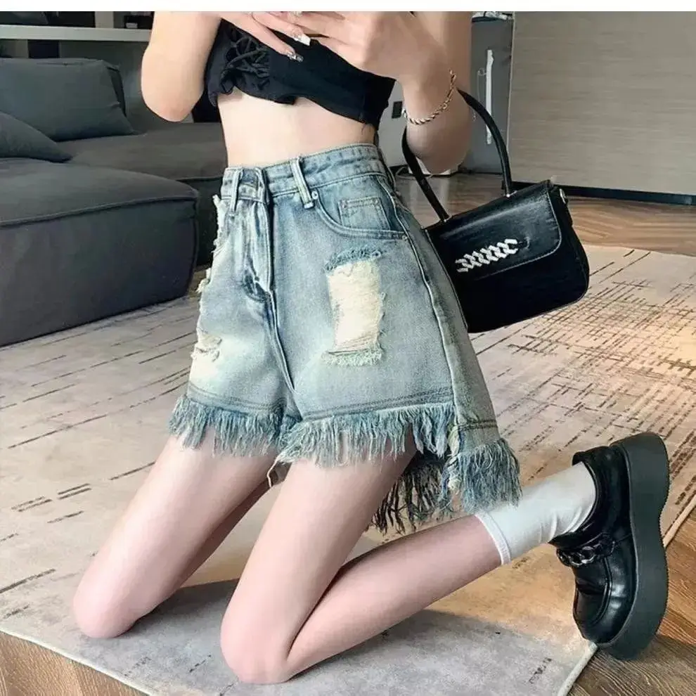 2024 Summer American Retro Spicy Girl Plush Edge Jeans Women's New Loose Straight Tube Shorts Hot Pants