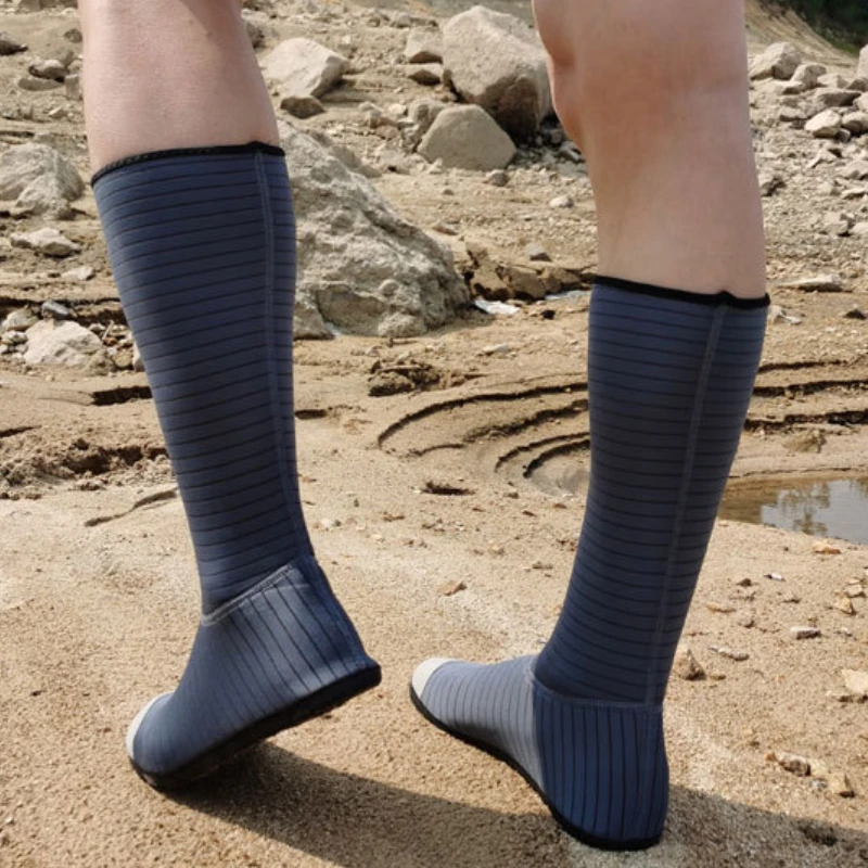 Scarpe da immersione per il nuoto in spiaggia Sneakers a piedi nudi tubo alto uomo donna Outdoor impermeabile Quick Dry antiscivolo Wading Water Socks Shoes