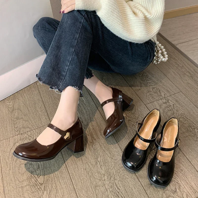 Fall 2024 new women\'s fashion comfortable square head shallow mouth loafers