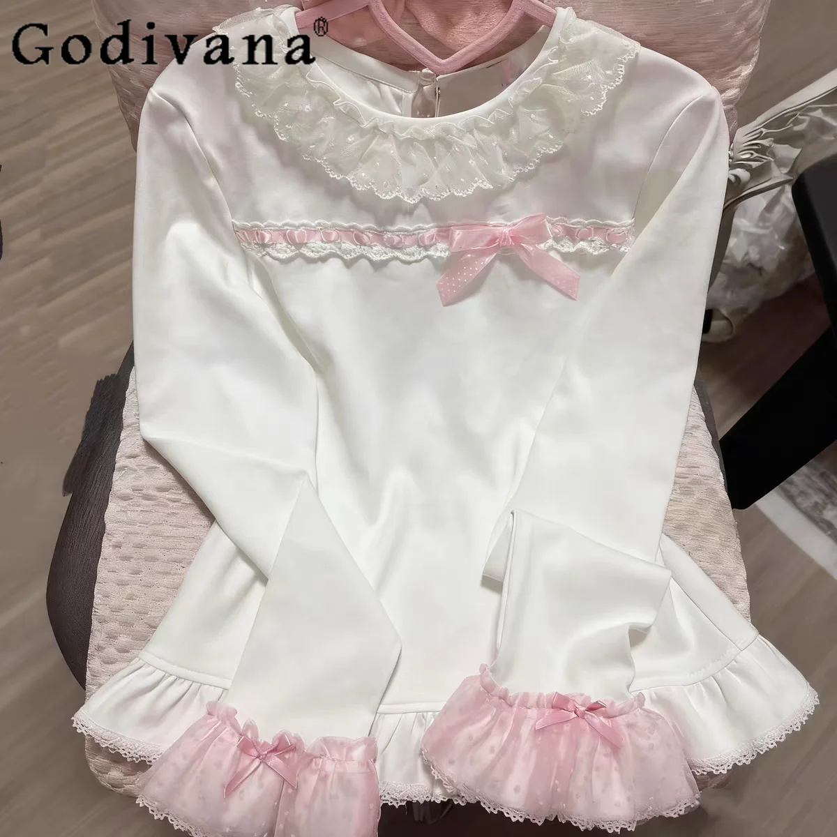 

2026 New Japanese Style Sweet and Cute Lace Round Neck Lolita Women's Long Sleeve Knit Base Shirt Top