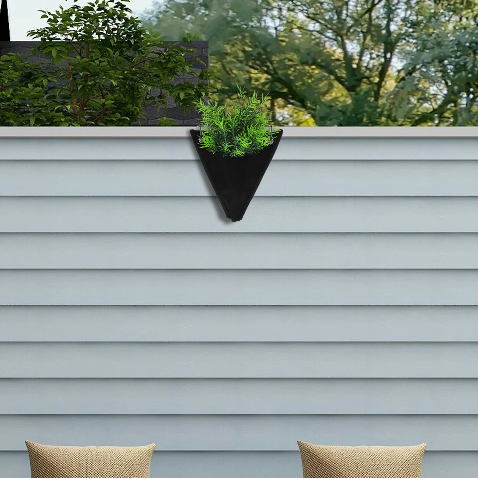

Wall Mounted Flowerpot Black Triangular Hanging Bag Design Space Saving Vertical Garden for Indoor Outdoor Balcony Patio