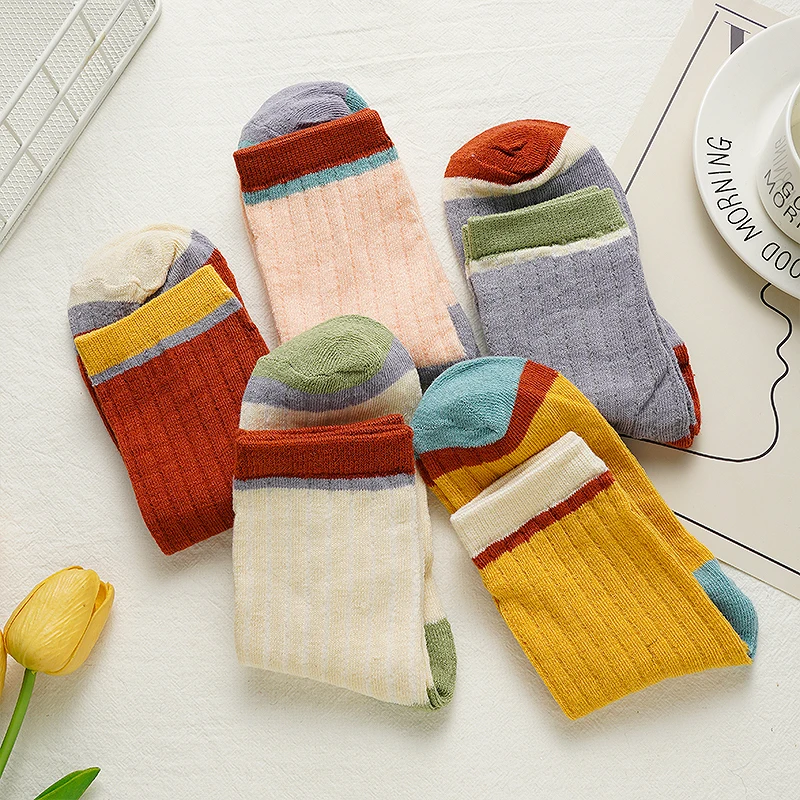 5 paia di calzini da donna a righe Harajuku retrò tinta unita calzini a tubo centrale autunno inverno traspirante assorbente del sudore