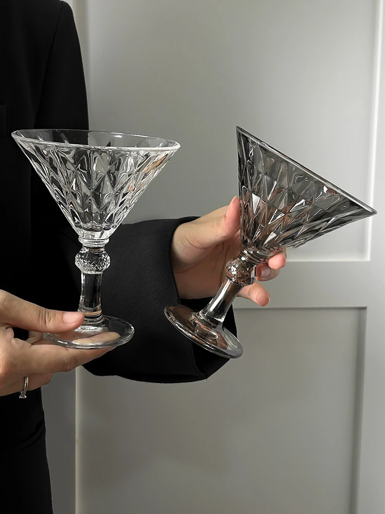 Vintage European Style Diamond High Legged Glass Mug Transparent Relief Champagne Wine Cup Wedding Party Supplies 와인잔 소주잔