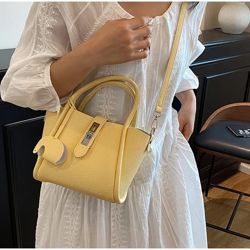 Koreanische Umhängetasche, weiche PU-Eimer-Handtasche, einfarbige Damen-Einkaufstasche mit großer Kapazität, Schultertasche für den täglichen Gebrauch – Detail 9