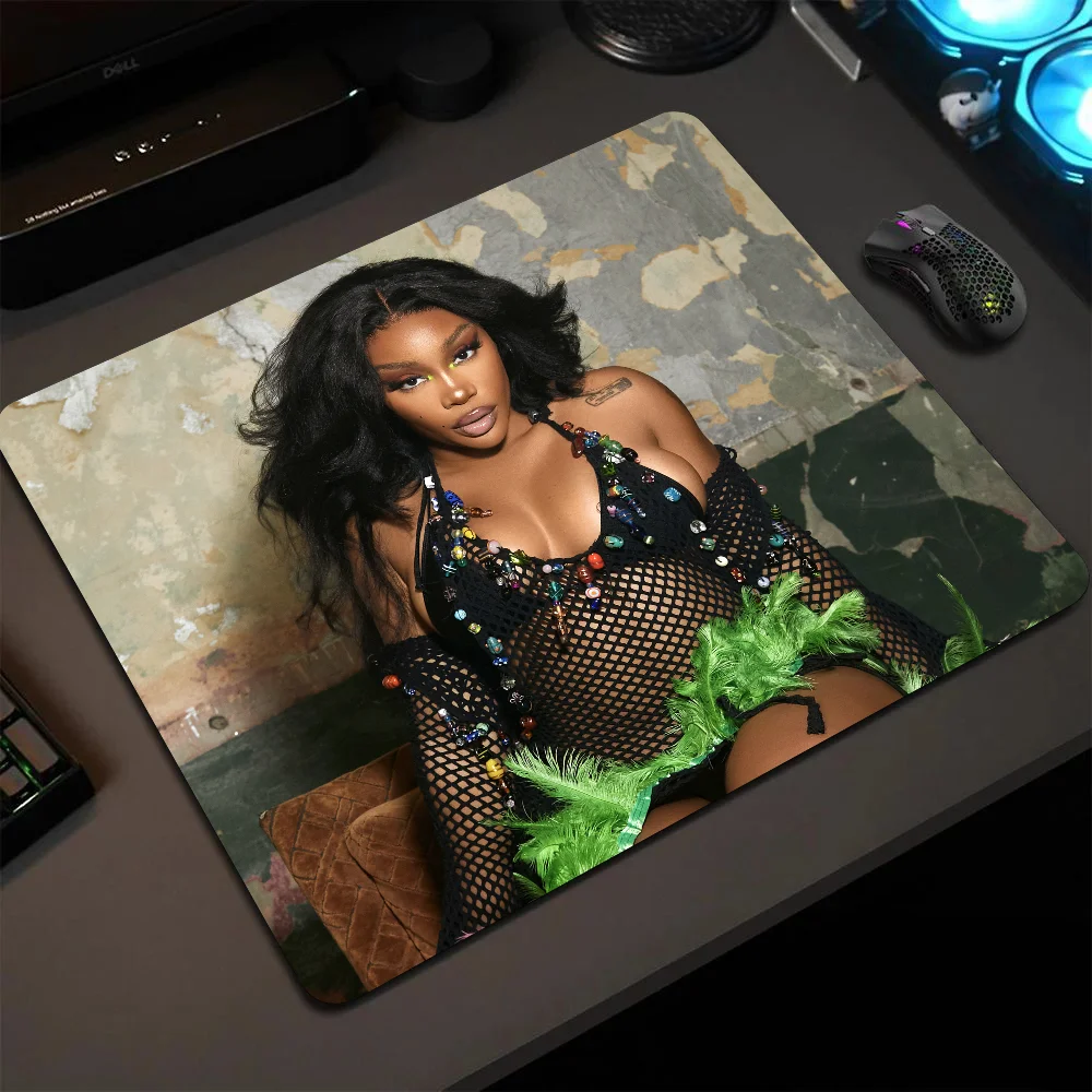 

Hot Singer SZA Mousepad Small LockEdge Mouse Pad For Gamers Computer Desk Pad Rectangular Anti-slip Rubber