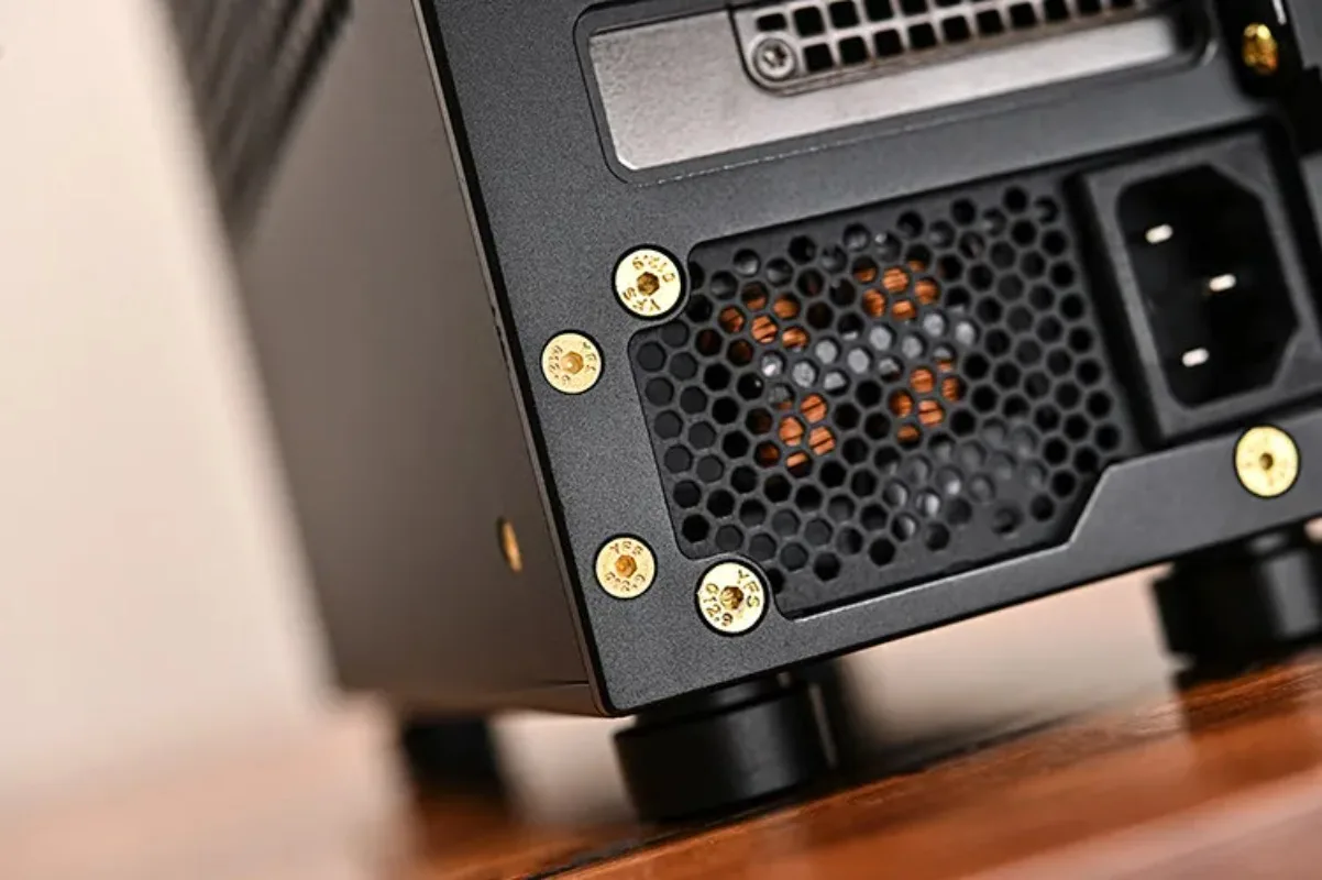 V9 Captain All-aluminum  Small Chassis Supports Double-slot Half-height PCI