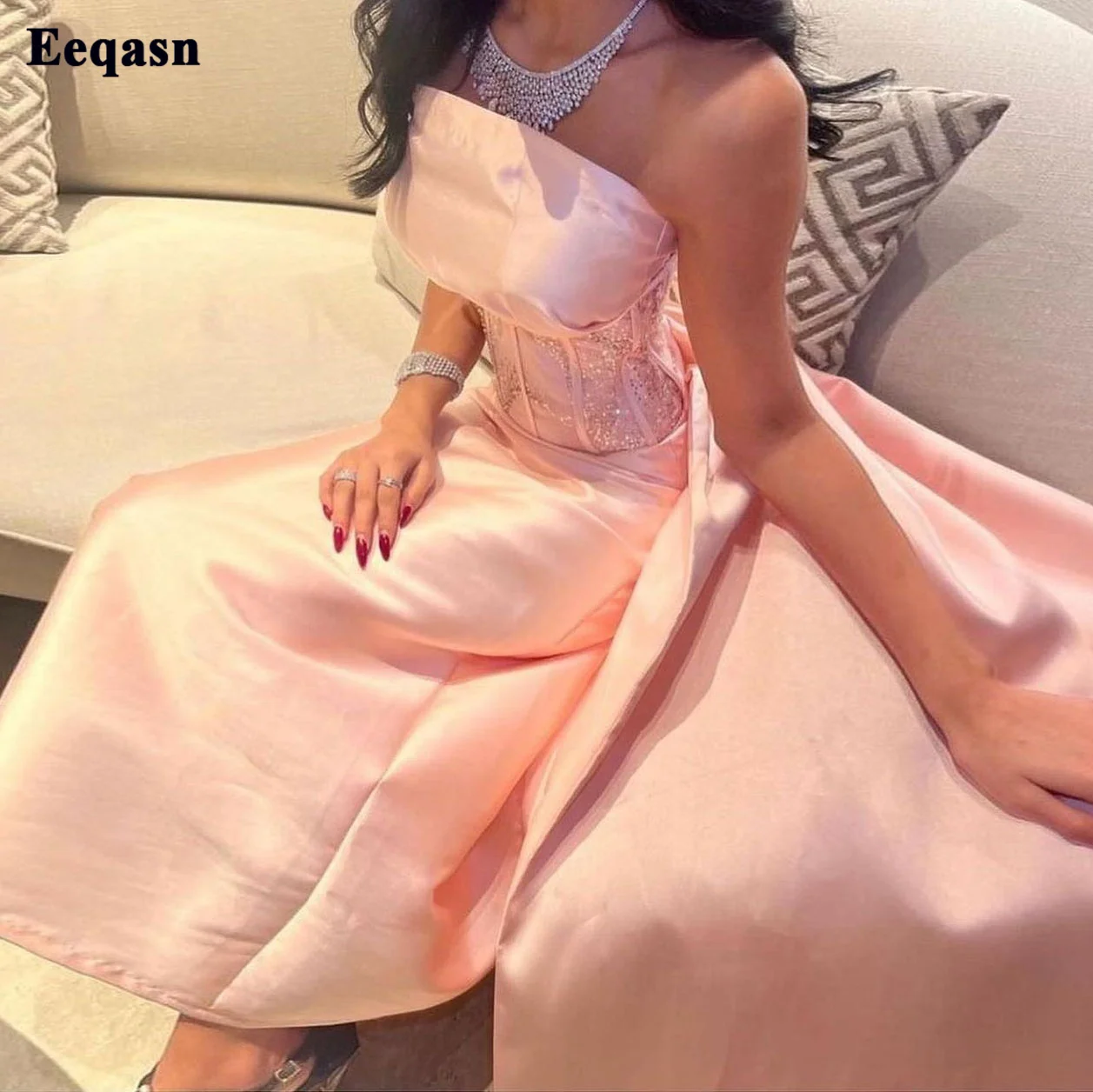 

Eeqasn Mermaid Pink Satin Saudi Arabia Evening Dress Formal Prom Gowns Appliques Lace Corset Back Red Carpet Celebrity Dresses