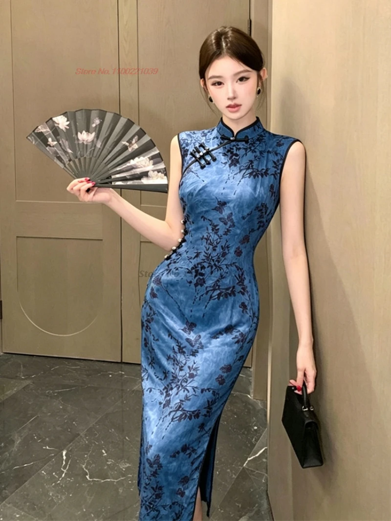 Robe de soirée orientale sexy 2026, style cheongsam amélioré, imprimé fleurs nationales, sans manches, en soie glacée floquée, qipao