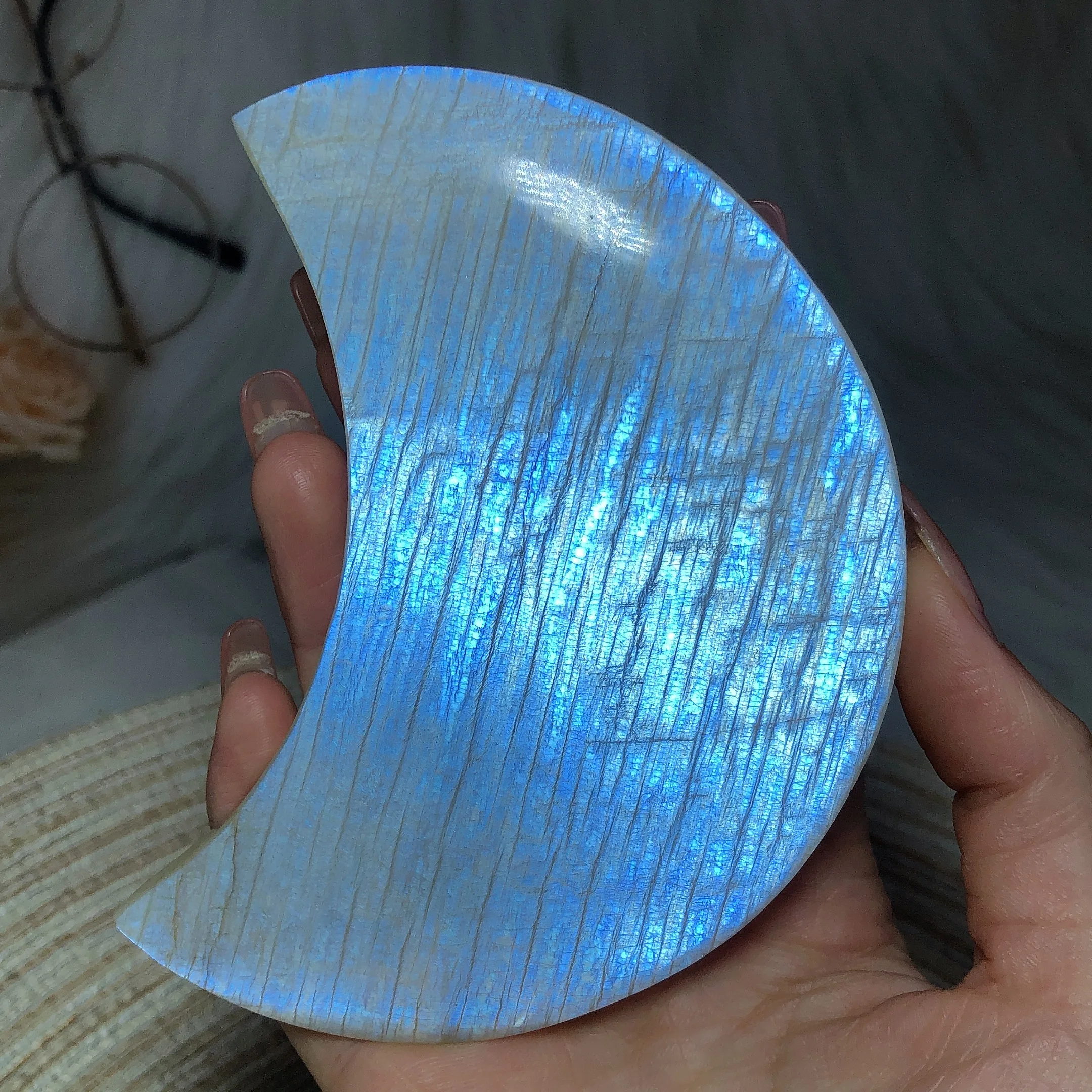 

Natural Crystals Moonstone Moon Blue Flash Reiki Carving Precious Room Decor Mineral Energy Gift Ornament Housewarming