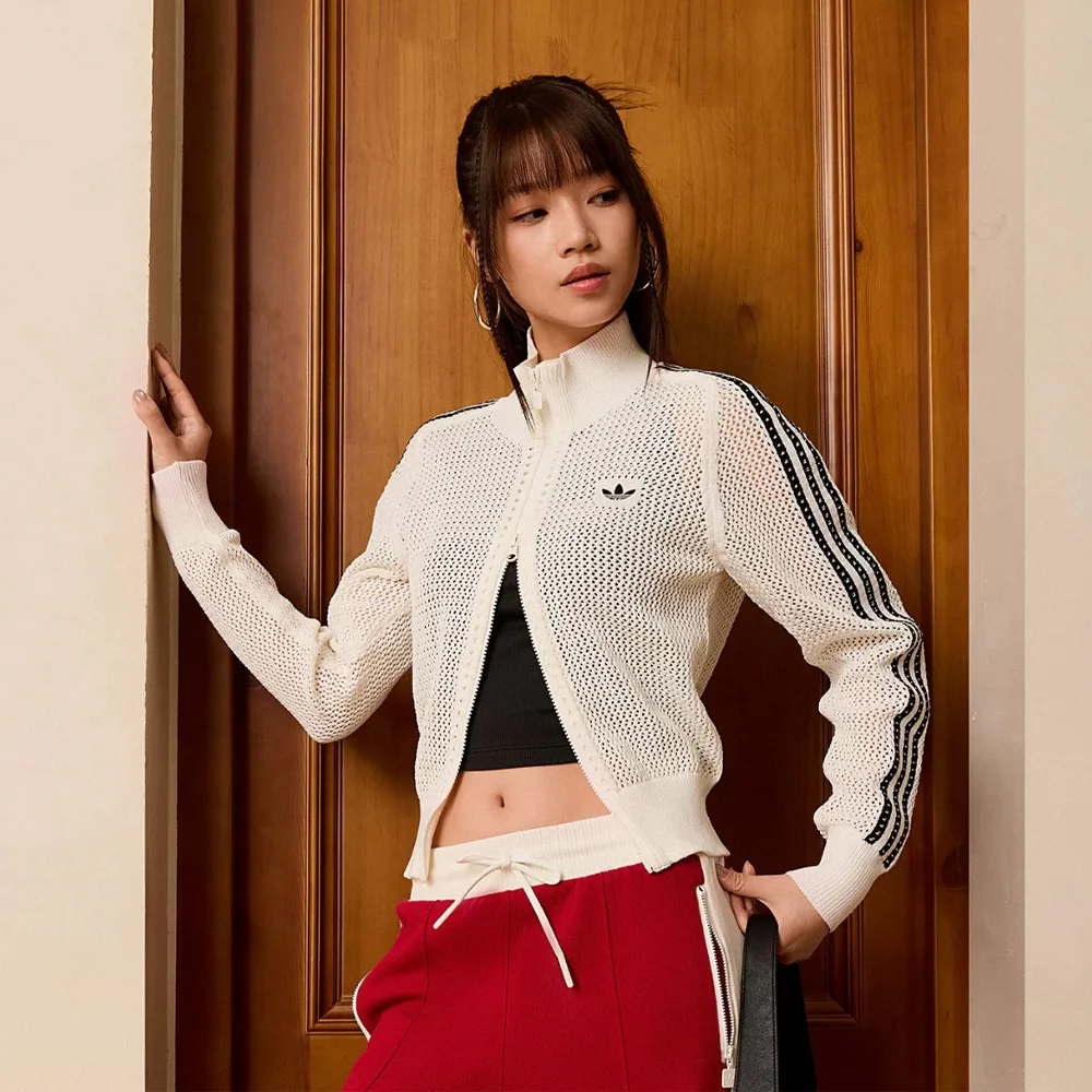 adidas originals KNITTED Women's Knit Sweater is fashionable, versatile, comfortable, skin-friendly, slim-fitting, high-neck, zippered, long-sleeved jacket