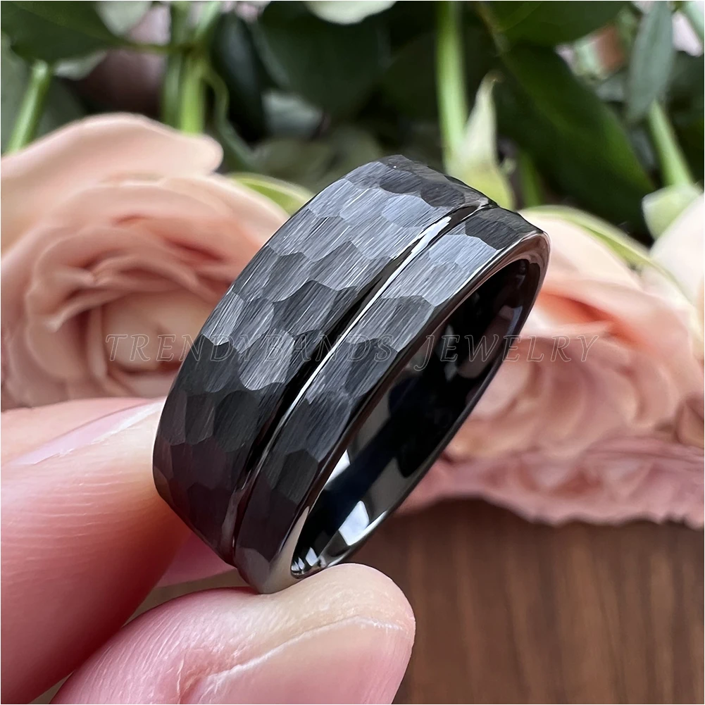 8 mm Eheringe aus Wolframkarbid für Männer und Frauen, Verlobung, Modeschmuck, gehämmerter, versetzter, gerillter, gebürsteter Finish, bequeme Passform – Detail 8