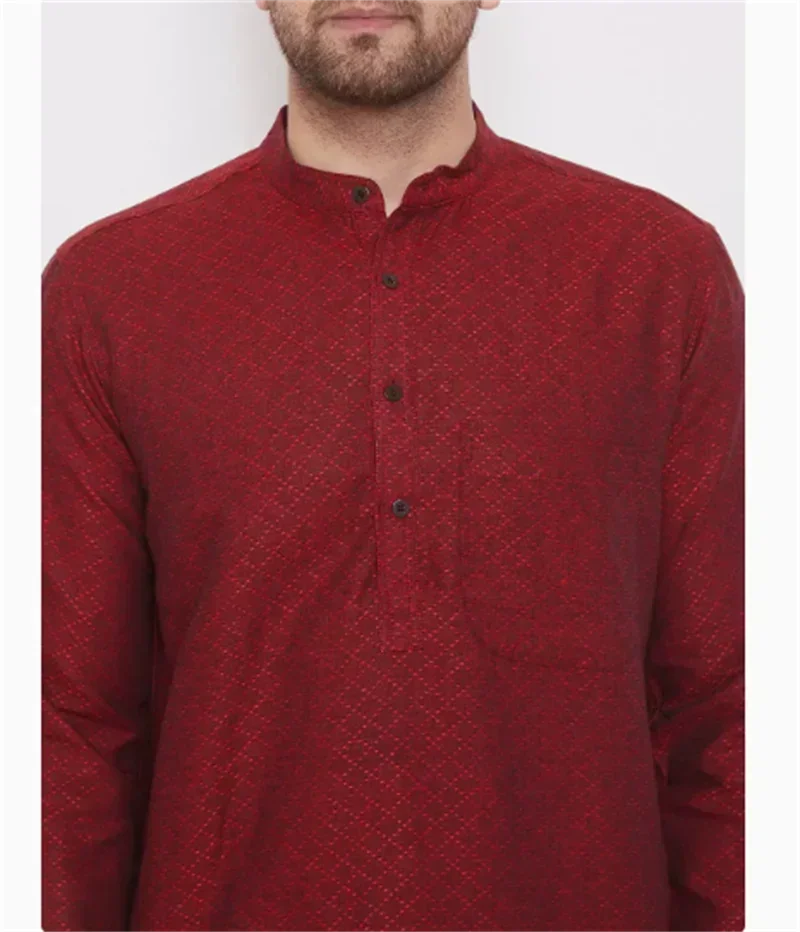 Indo estilo paquistaní puro algodón manga larga casual estilo étnico top fino para hombre con bordado oscuro en color rojo azufaifa