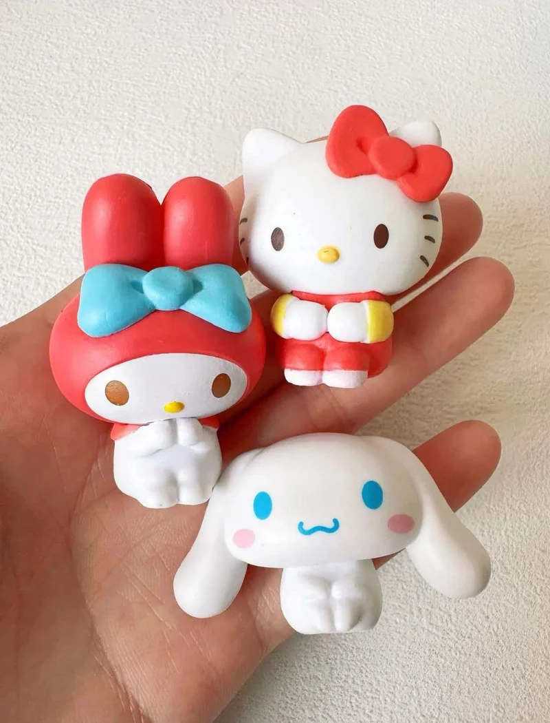 

New In Stock My Melody Pompompurin Kt Cat Cute Sitting Blind Box Toy Desktop Ornament As A Holiday Surprise Gift For Fans