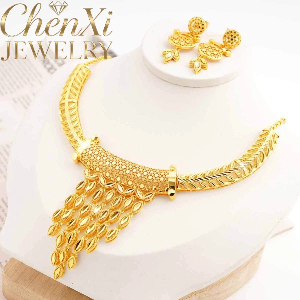 

Sand Gold Tassel Hollowed Out Necklace With High-End Feel Daily Exquisite Popular Fashion Daily Accessories Elegant Popular Gift
