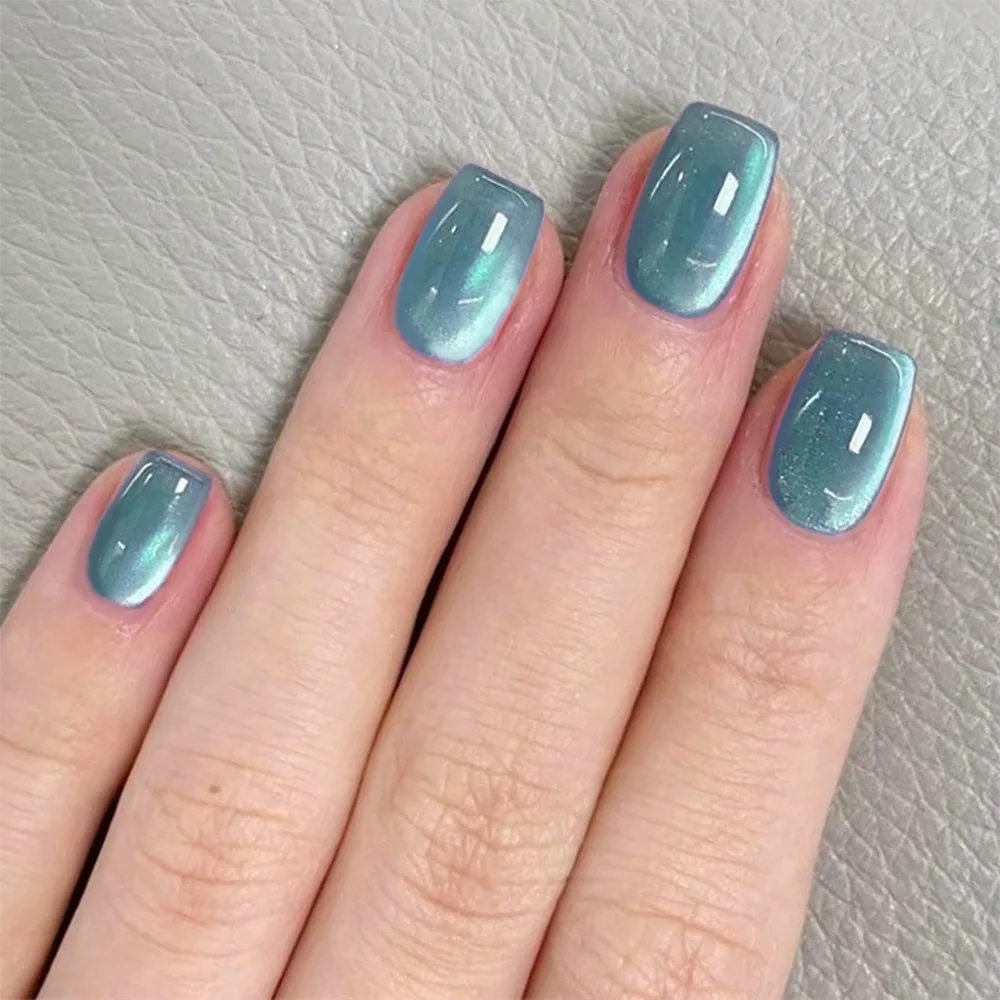

2026 New Simple and Quiet Ice Blue Glitter Cat Eye Fake Nails Solid Color Cool Handmade Wear Nails
