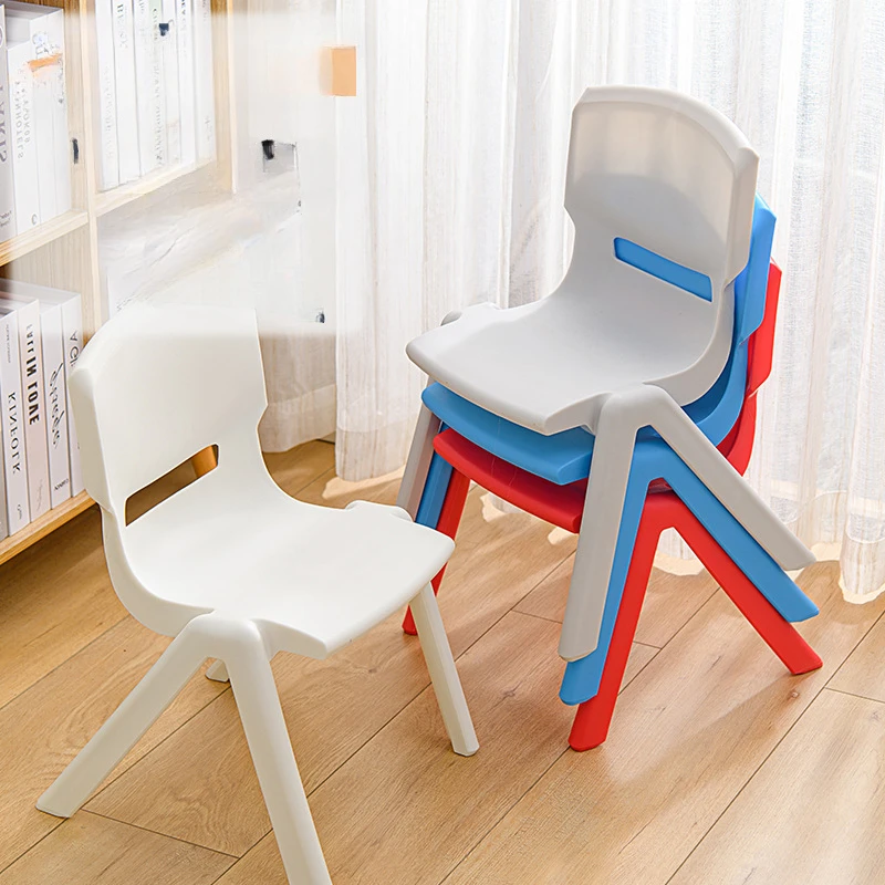 Silla de plástico con respaldo grueso para niños, taburete pequeño antideslizante para el hogar, asiento de escritorio para jardín de infantes