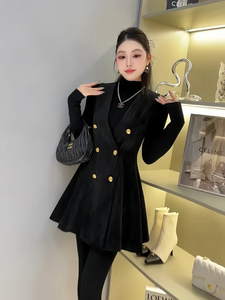 High end design suit skirt two-piece dress for women in winter 2024 light luxury style suitable for commuting and banquet dress