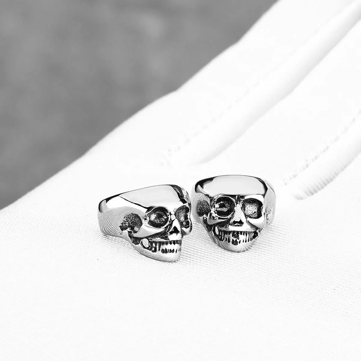 Retro Skull Helix Non-Pierced Ear Clips for Men Women Stainless Steel Punk Gothic Edgy Jewelry Rock Hiphop Accessories Cool Gift view 4